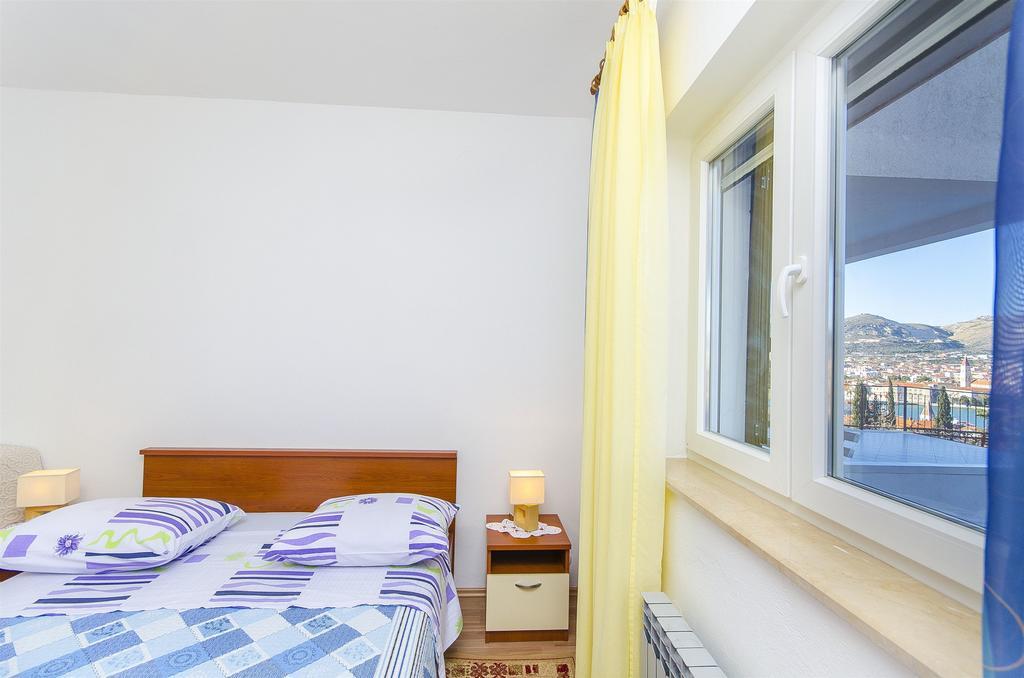 Apartment Marijana Trogir Buitenkant foto