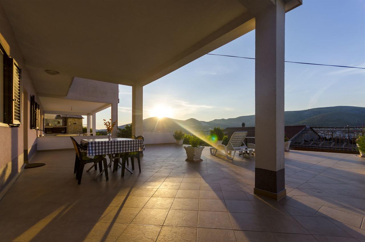 Apartment Marijana Trogir Buitenkant foto