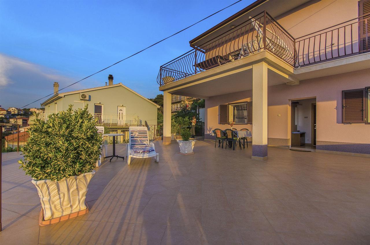 Apartment Marijana Trogir Buitenkant foto